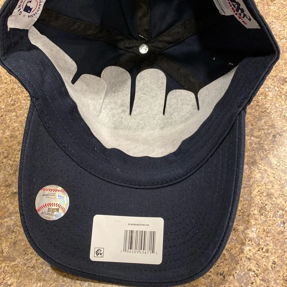 NWT Boston Red Sox Baseball Cap Hat Men’s One Size fits All Adjustable
